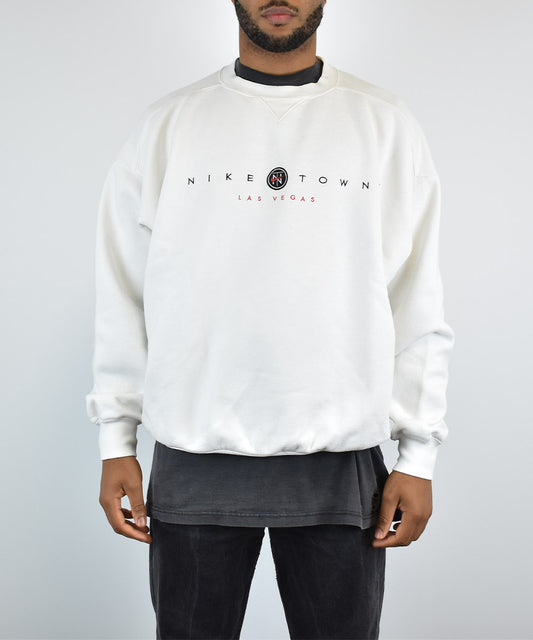 NIKE TOWN Vintage Sweatshirt (L)