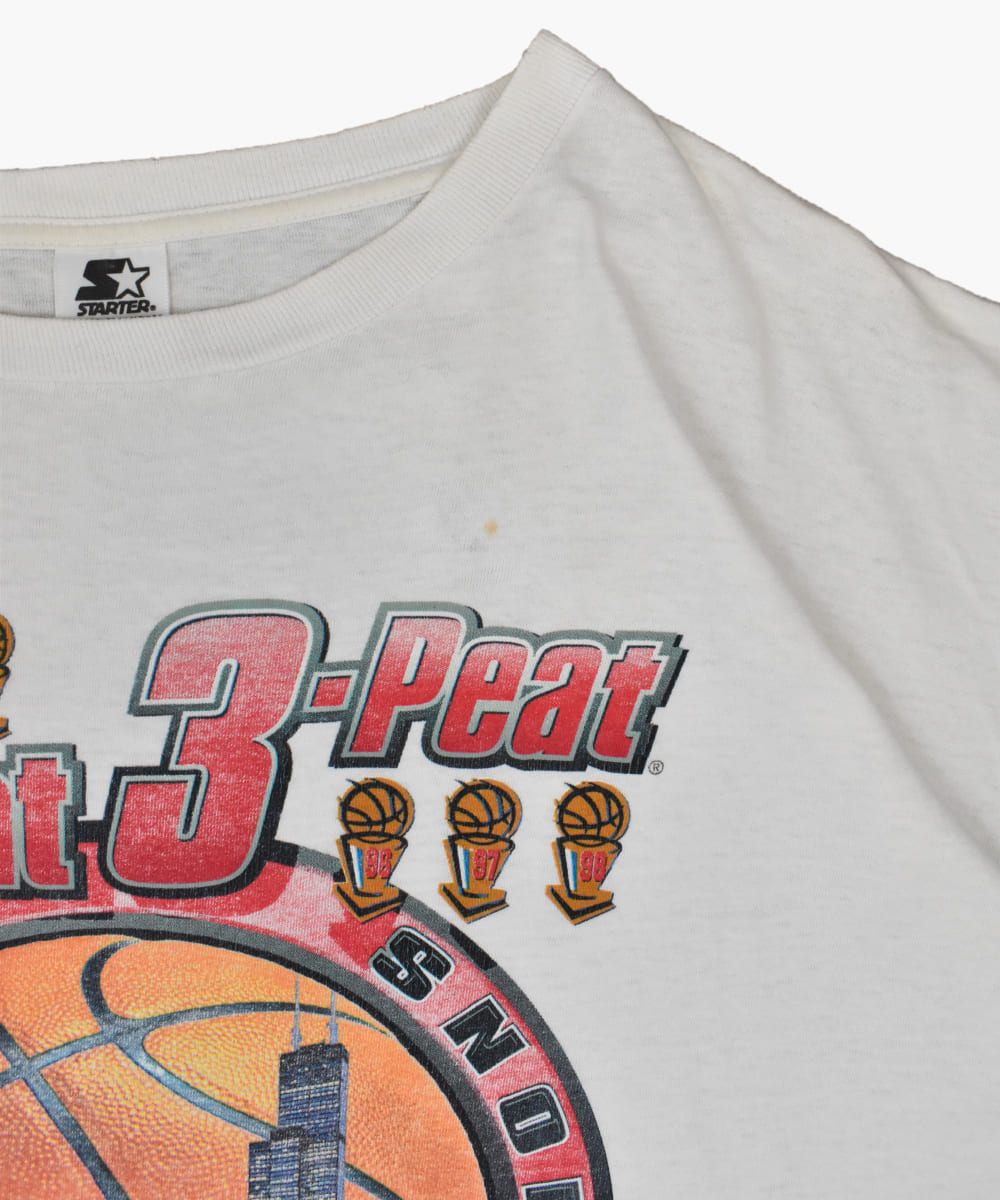 1998 Chicago Bulls 'Repeat 3 Peat' Logo T-Shirt