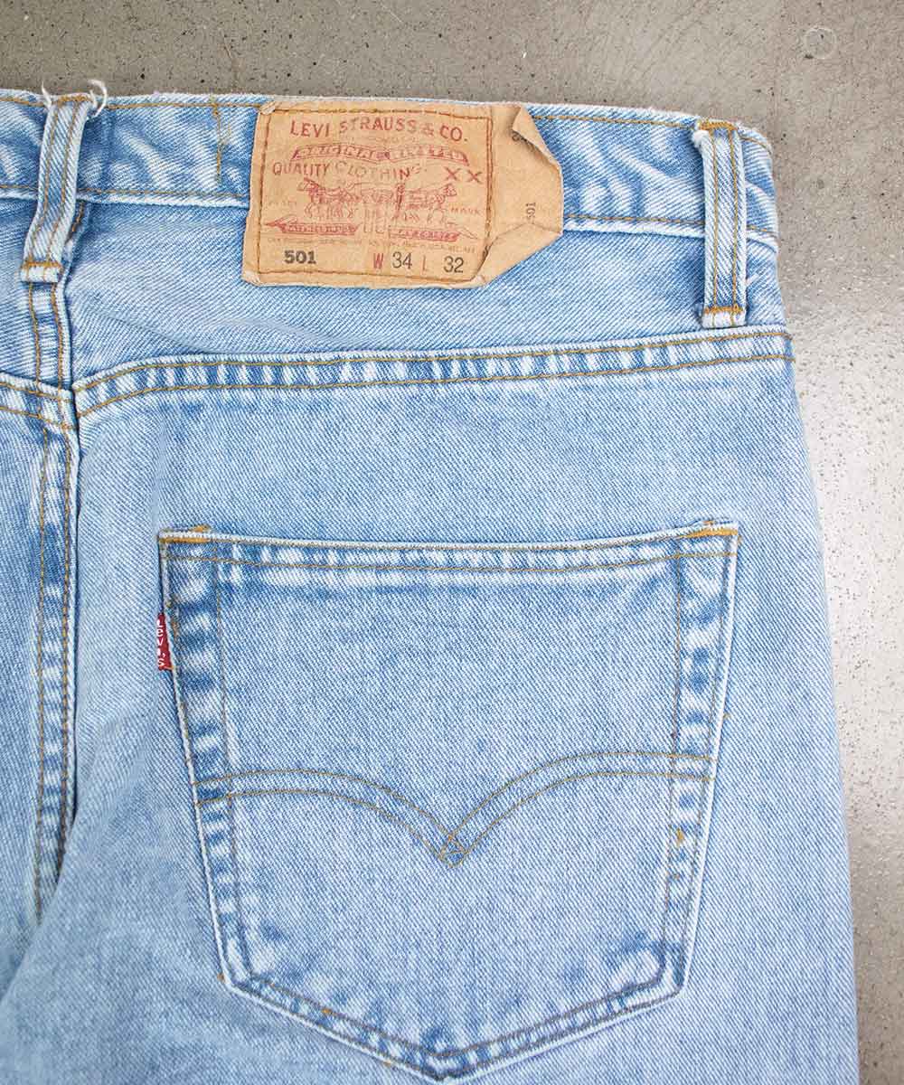 ▷ Levi's 501 Light Wash Blue Jeans